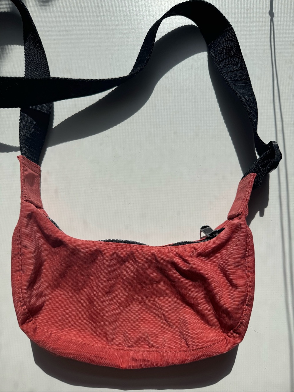 BAGGU Baked Apple Mini Crescent
